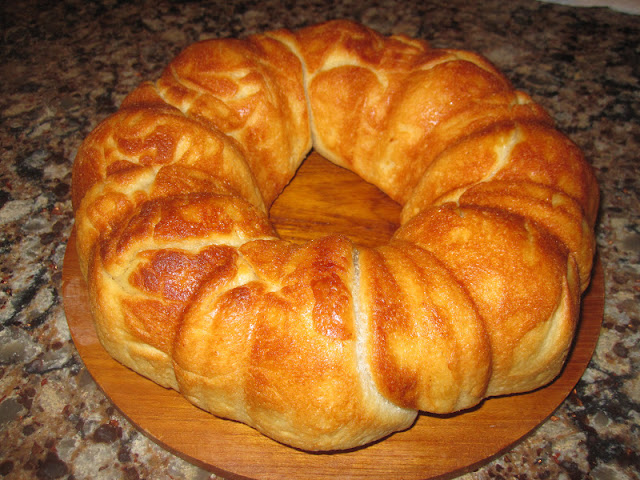 Homemade Italian Bread on a cutting board from Walking on Sunshine.