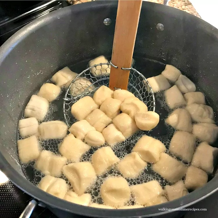 Boil pretzel dough bites for 40 seconds in boiling water.