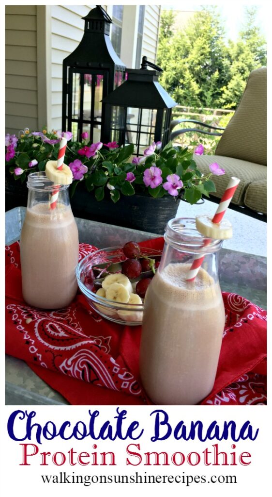 How to make the most delicious chocolate banana smoothie to help keep your energy up the entire day from Walking on Sunshine Recipes. 
