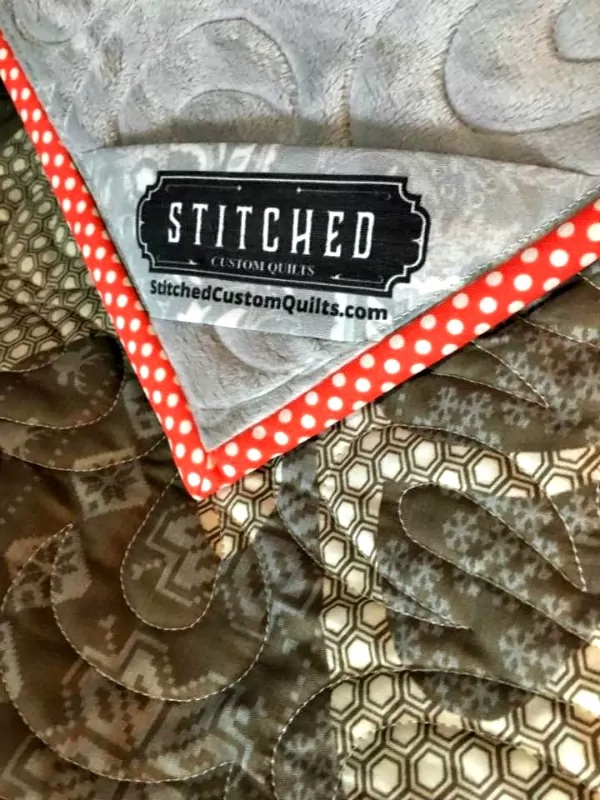Christmas: Handmade Quilts by STITCHED the Perfect Gift featured on Walking on Sunshine.