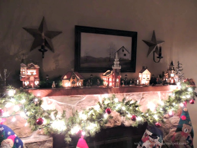 Decorating The Mantel For Christmas Walking On Sunshine Recipes