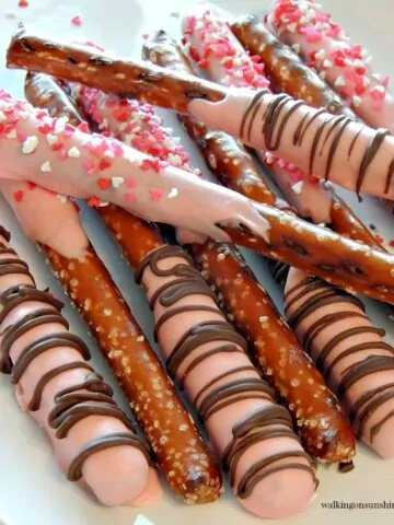 Valentines-Day-Chocolate-Covered-Pretzels