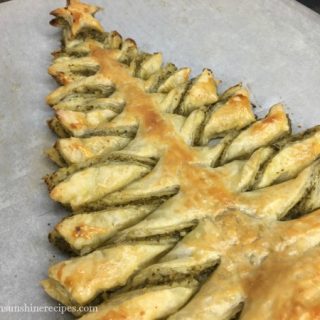 Christmas Tree Puff Pastry Appetizer with Pesto Sauce