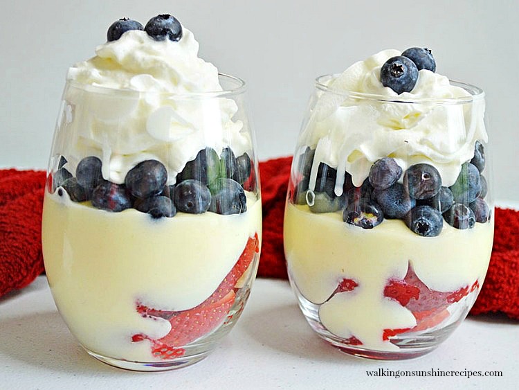 No Bake Cheesecake Pudding Parfaits with Blueberries and Strawberries with whipped cream