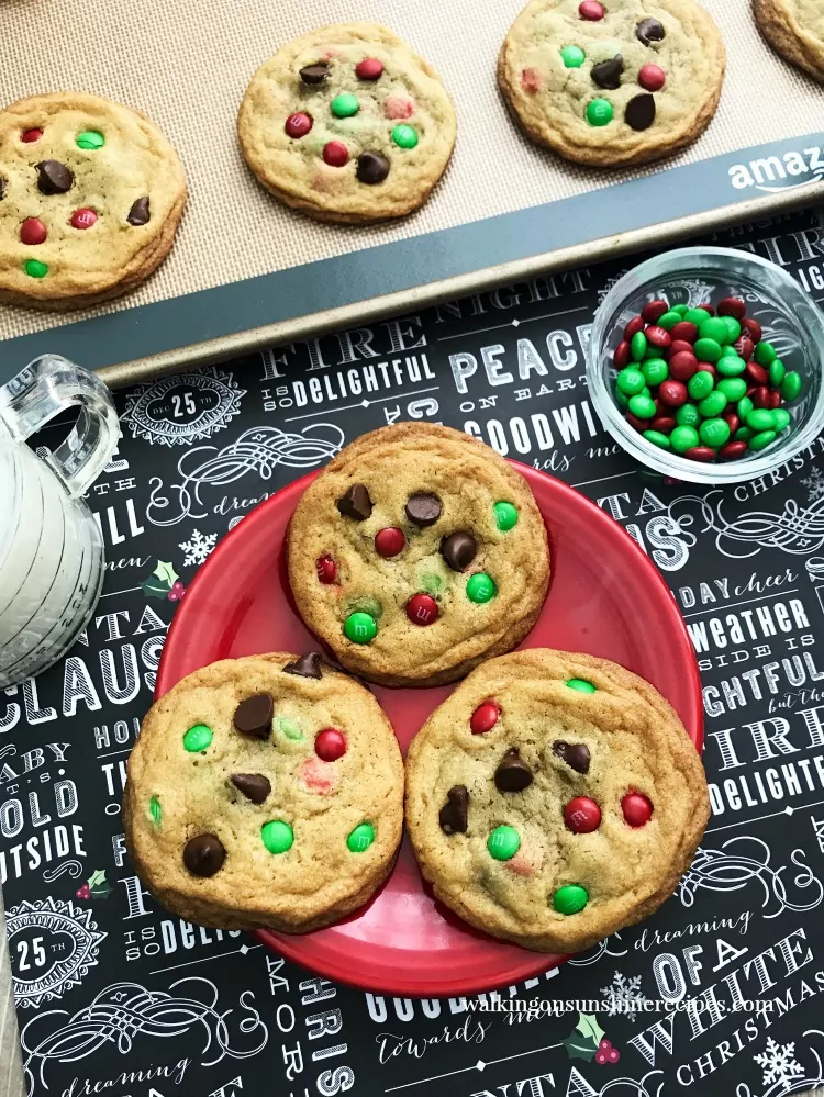 M&M Chocolate Chip Cookies are soft with crispy edges and full of flavor and will make the perfect homemade cookie gift for the holidays. 