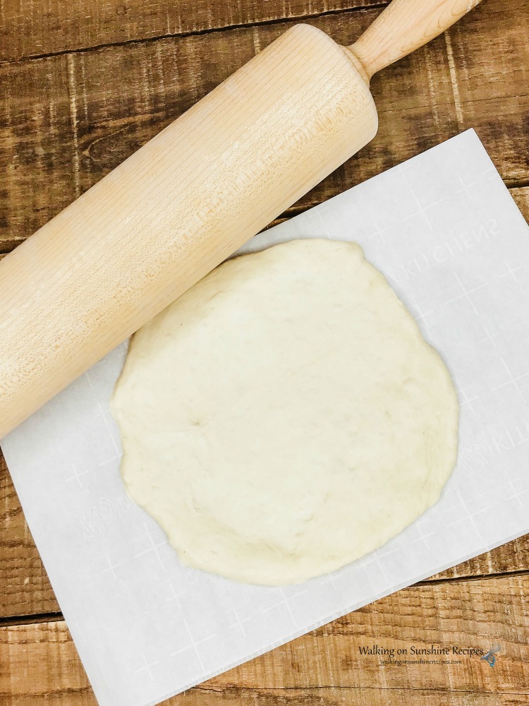 Roll out Pizza Dough for Cast Iron Pan Pizza