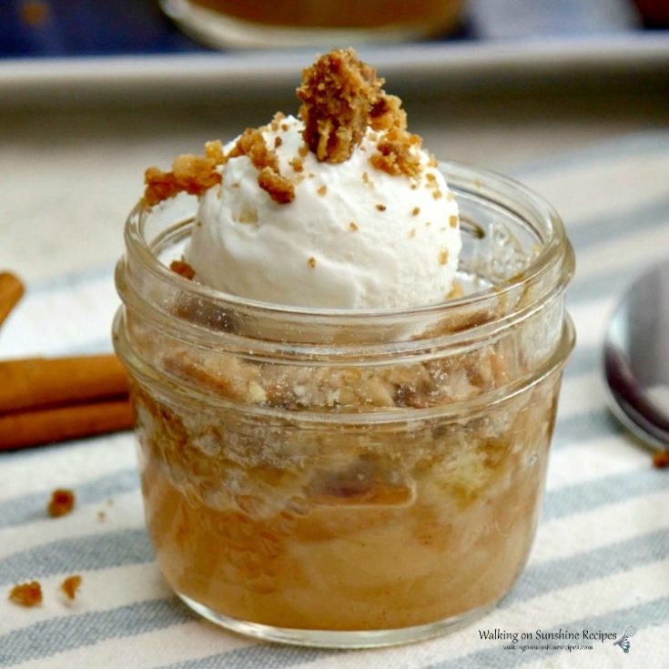 Mason Jar Apple Crisp