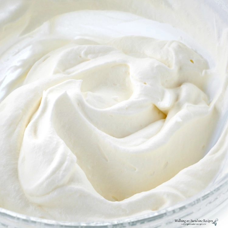 Cool Whipped Topping in bowl