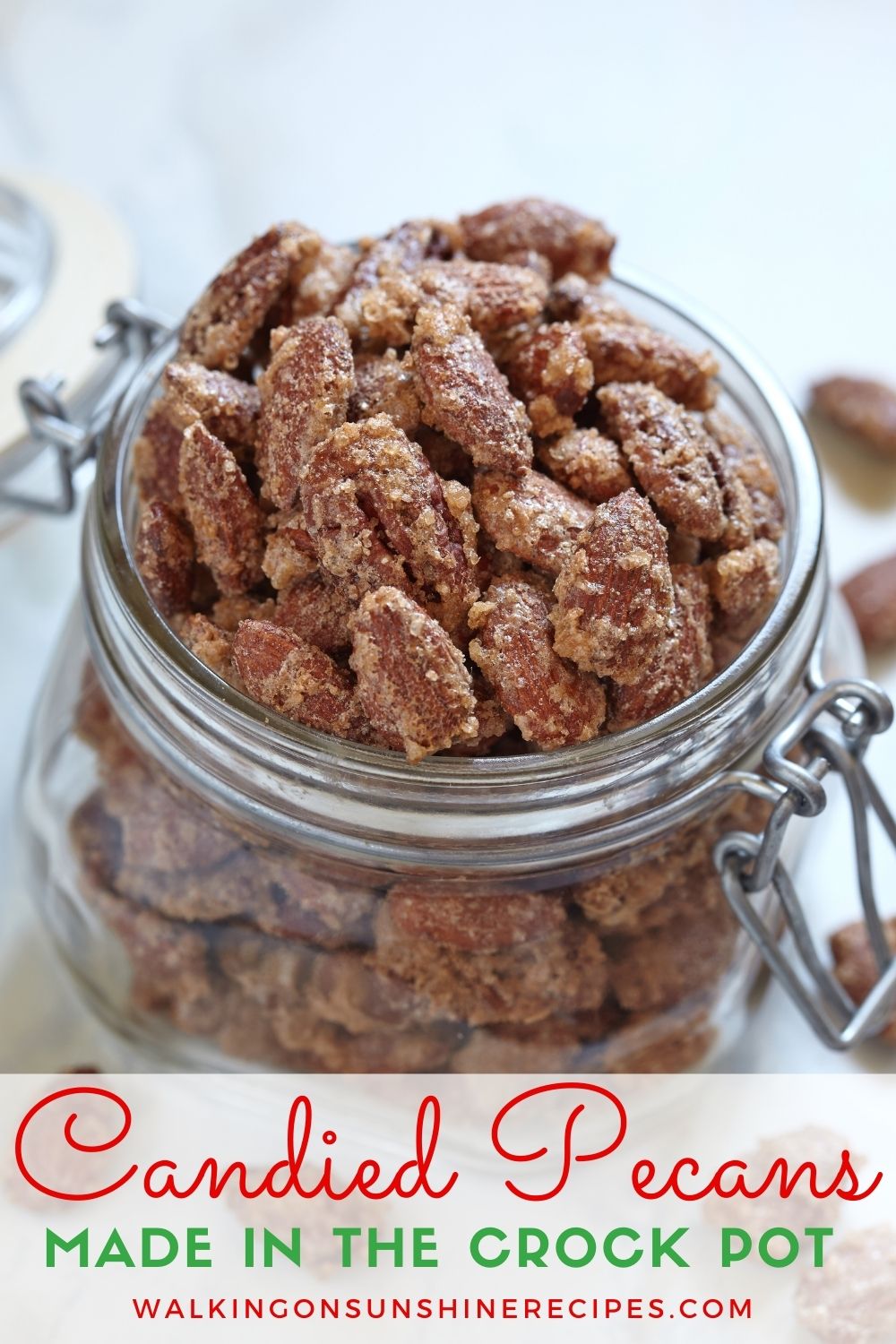 Candied pecans Christmas snacks for gifts in mason jar. 