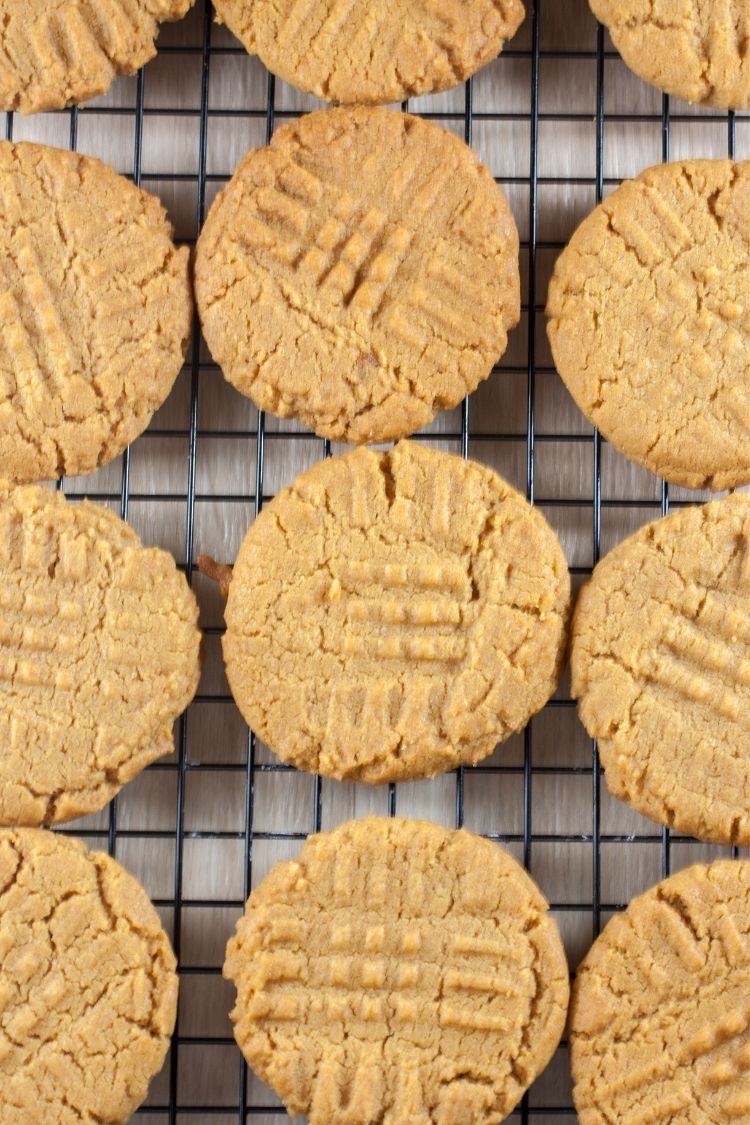 diabetic dessert recipes include these peanut butter cookies. 