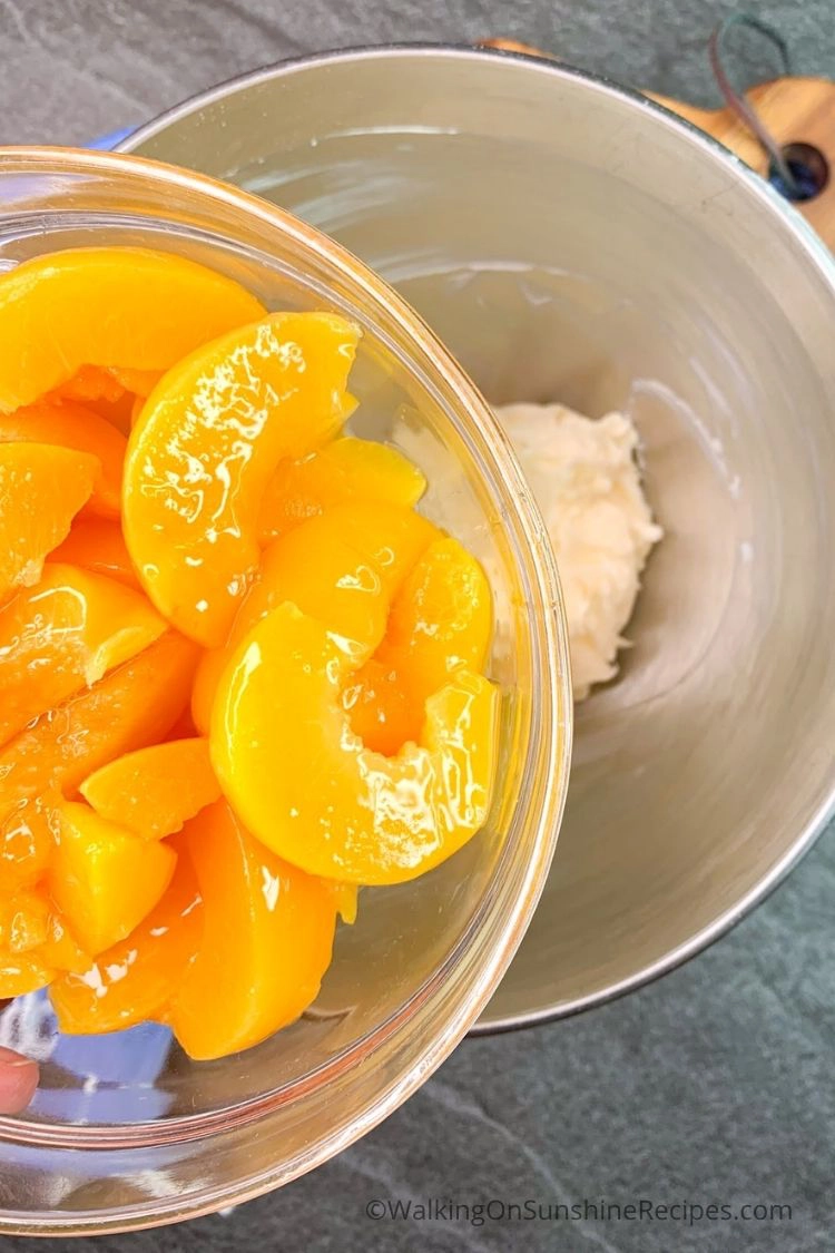 canned peaches in glass bowl. 