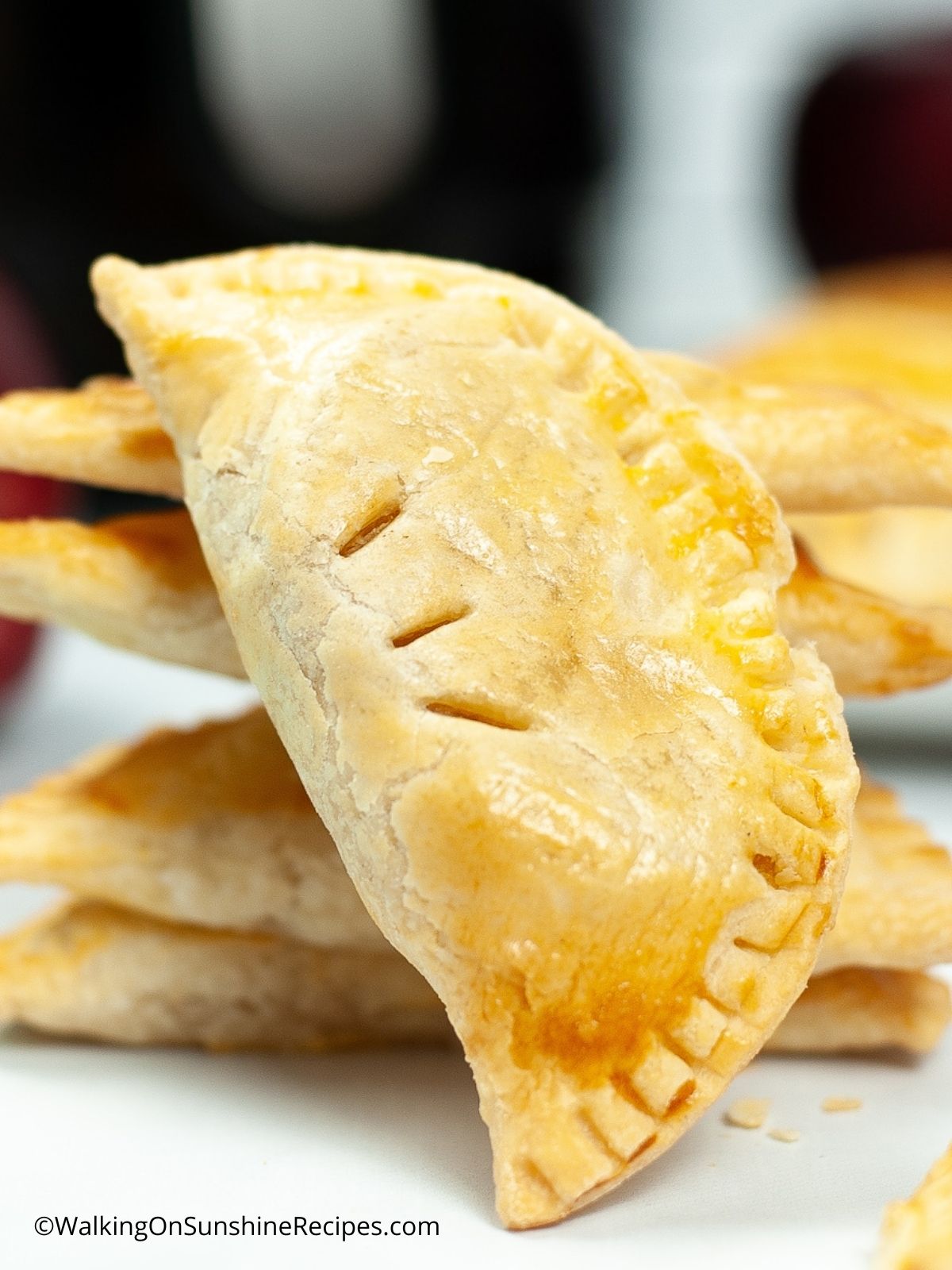 Air Fryer Apple Hand Pies by Walking on Sunshine - WEEKEND POTLUCK 495