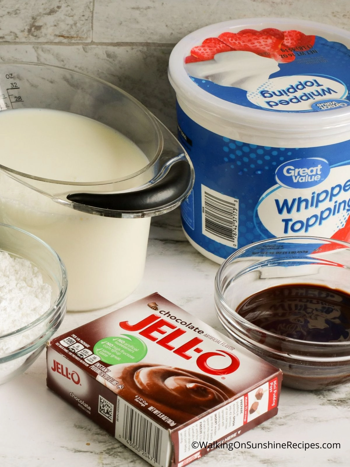 Ingredients for Oreo Pudding Pie.