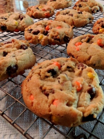 Halloween Cookies and a Gift Jar Idea