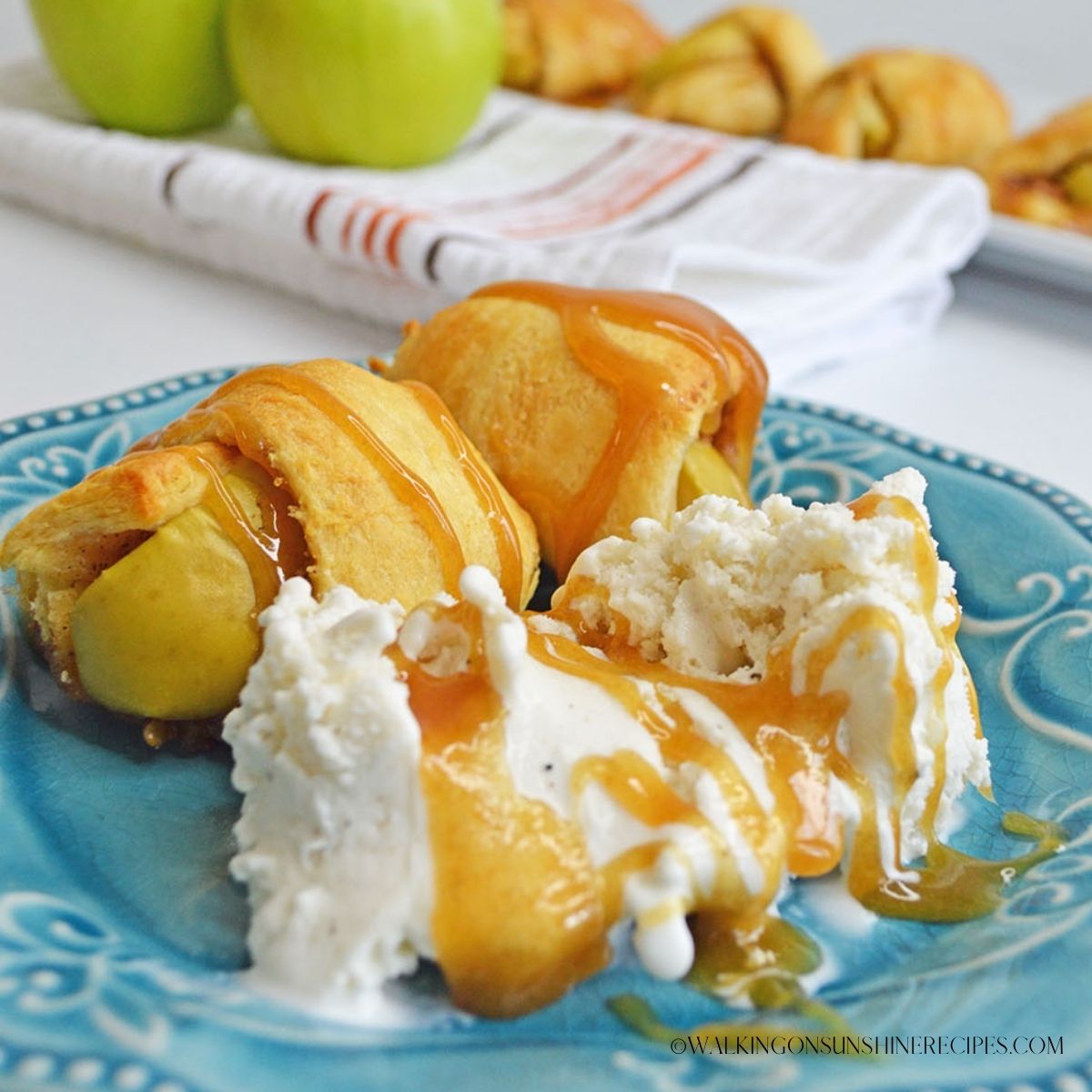 apple dumplings