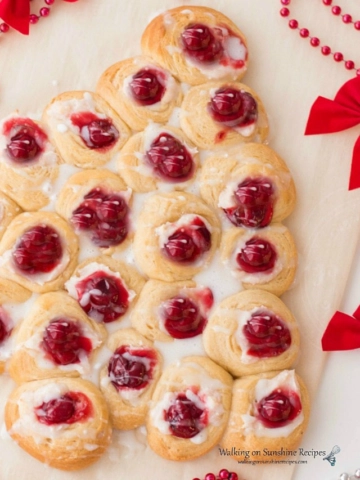 Christmas Tree Cream Cheese Danish - Easy Last Minute Breakfast Recipe-cover image