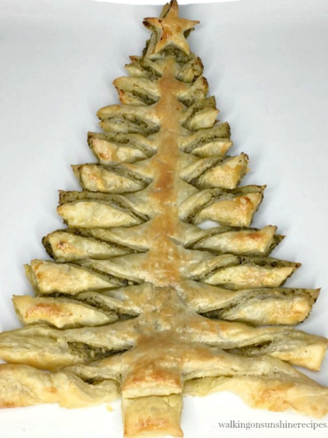 Christmas Tree Puff Pastry Appetizer with Pesto Sauce Story
