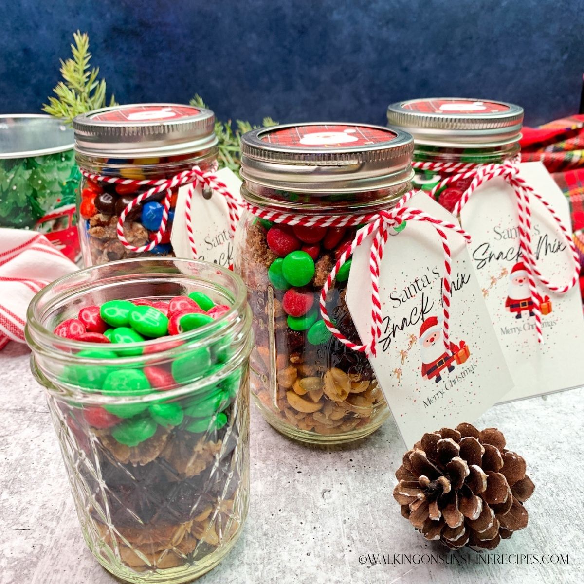 Christmas Snack Mix in a Jar