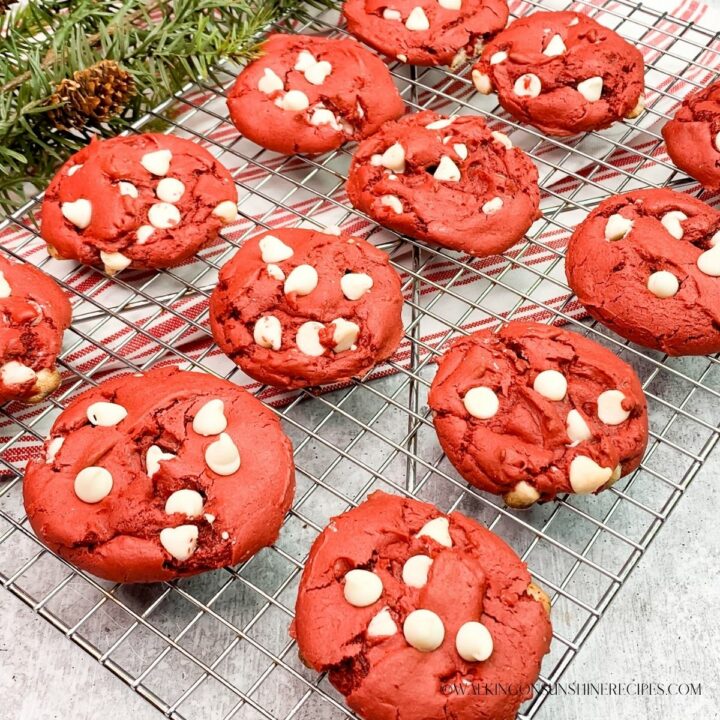 https://walkingonsunshinerecipes.com/wp-content/uploads/2021/12/FEATURED-NEW-SIZE-Red-Velvet-Cake-Mix-Cookies-720x720.jpg