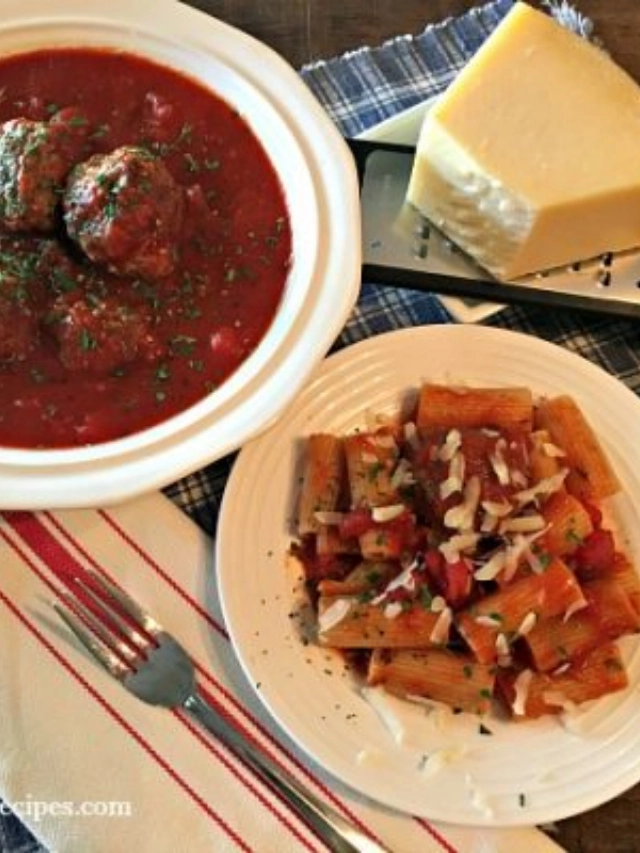 Slow Cooker Tomato Sauce with Meatballs Story