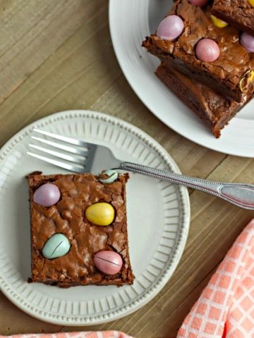 Chocolate Cadbury Egg Brownies-Cover image