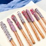 Valentine's Day Pretzel Rods Pin