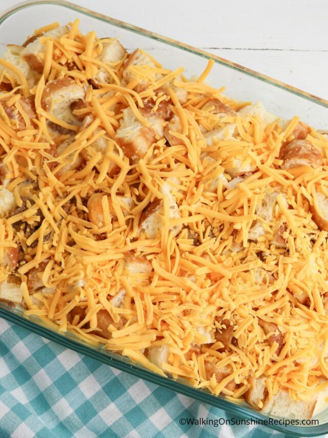 Easter Breakfast Casserole - Walking On Sunshine Recipes