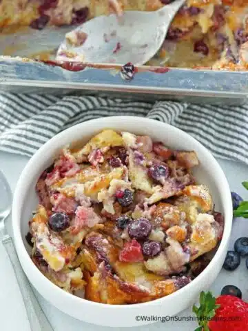 served in bowl.