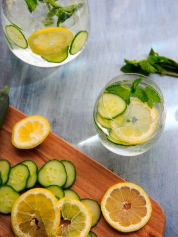 Flavored Water Recipes with Lemon-Cover imasge