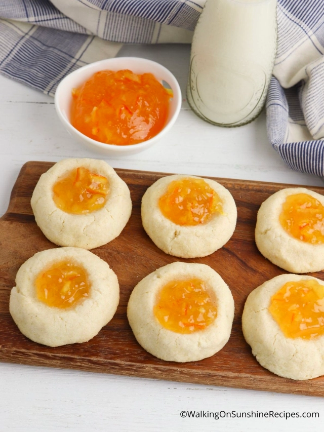 Thumbprint Cookies with Jam Story