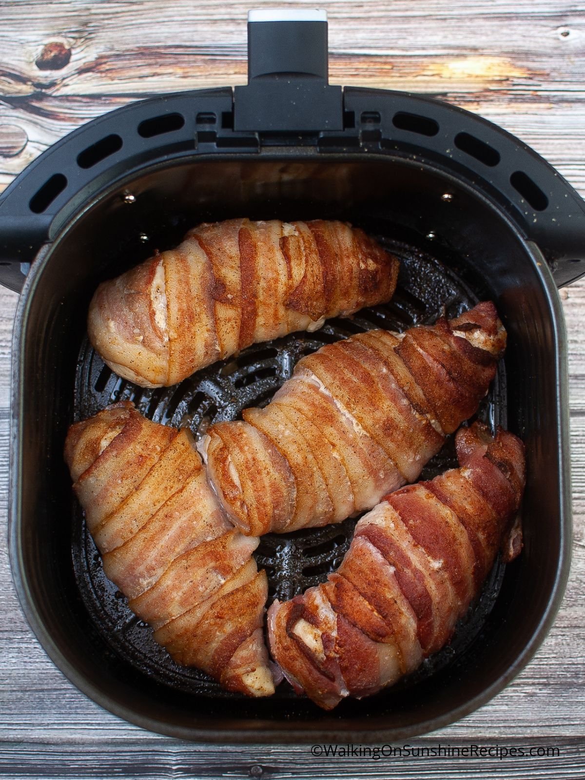 chicken wrapped with bacon in air fryer.