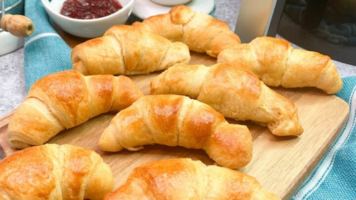 Pillsbury™ Air Fryer Pepperoni Pizza Crescent Rolls