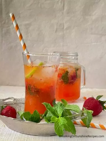 cropped-Lemon-Strawberry-Infused-Water..jpg