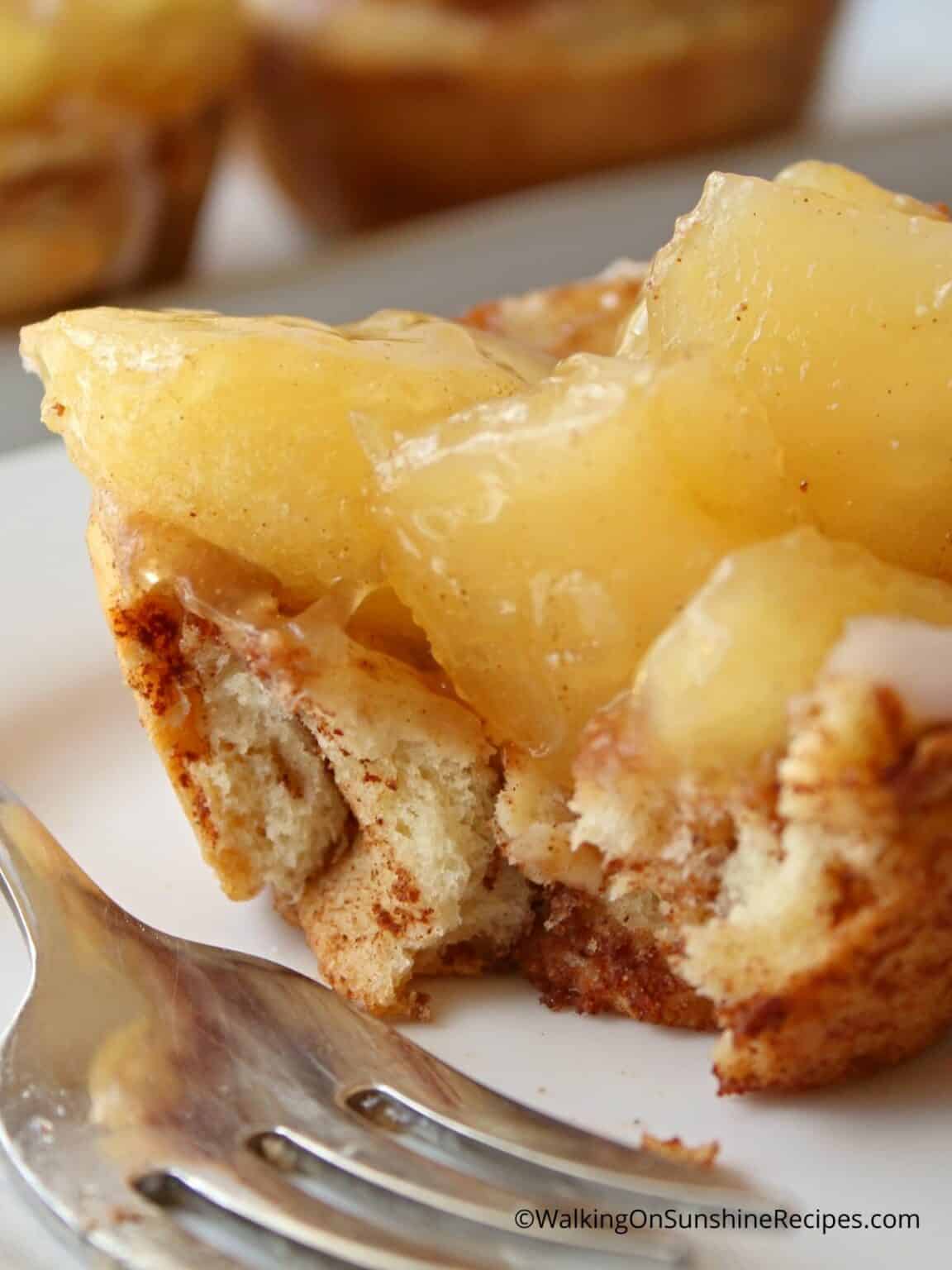 Pillsbury Cinnamon Rolls With Apples - Walking On Sunshine