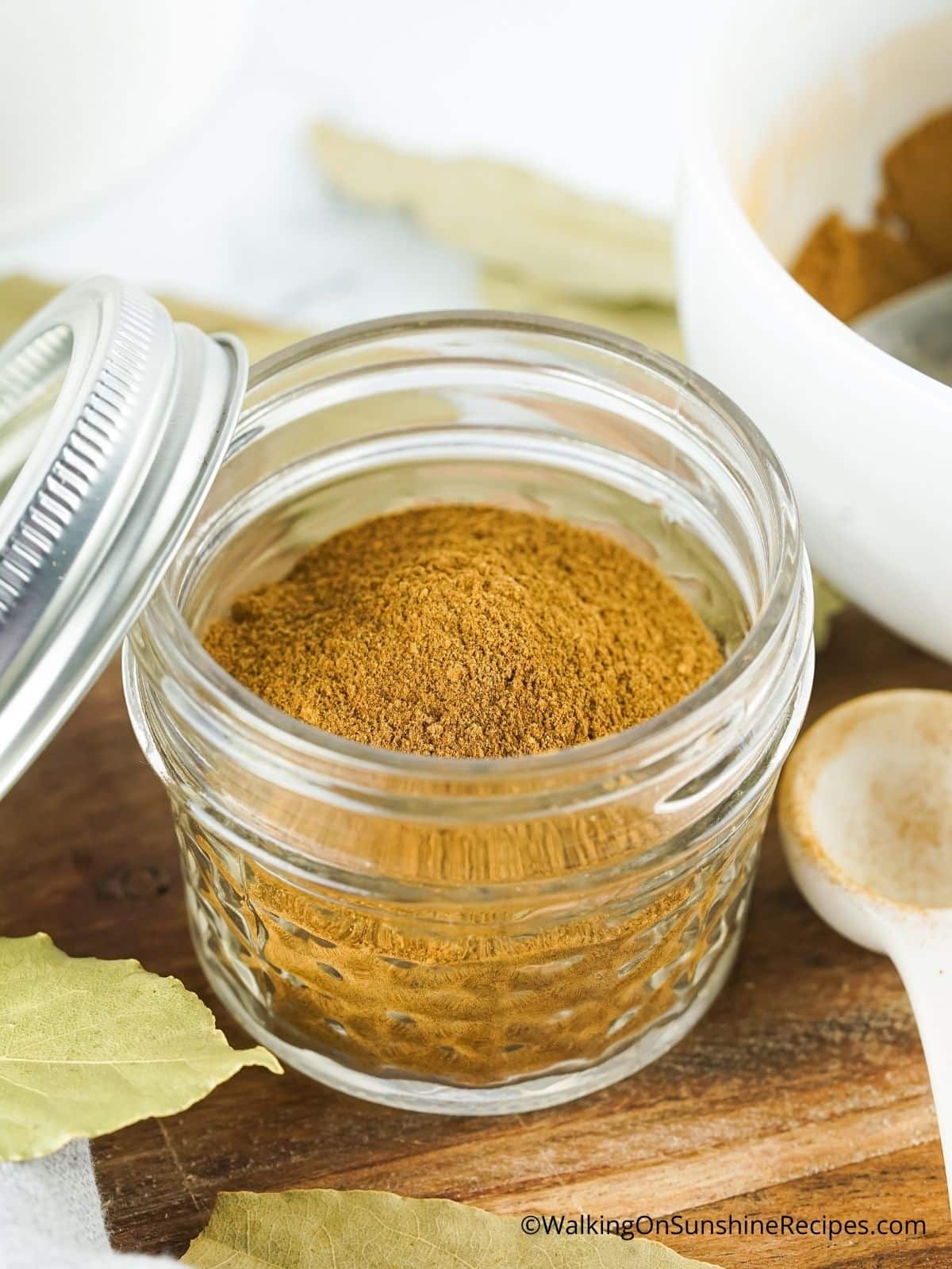 Homemade pumpkin spice blend recipe in mason jar.