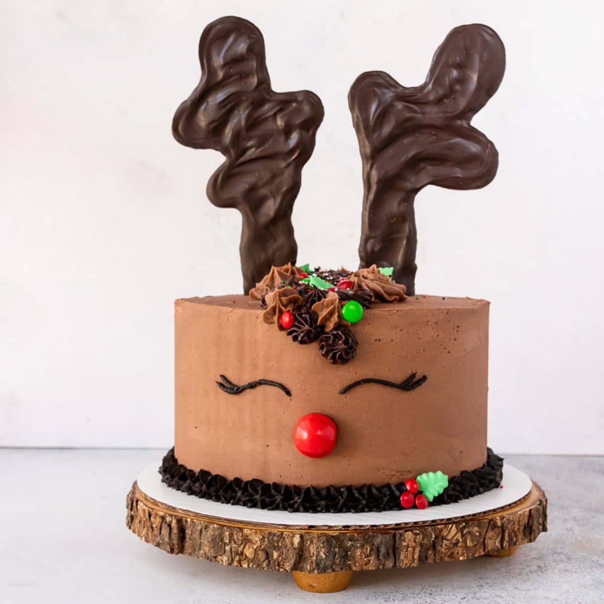 Rudolph-the-Red-Nosed-Reindeer Christmas Cake »