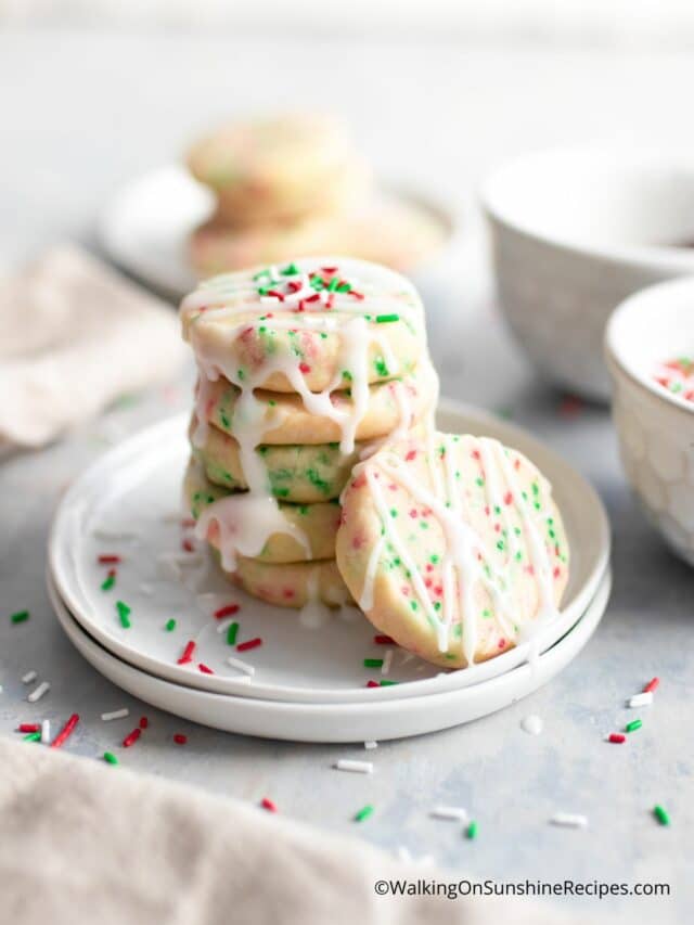 Christmas Icebox Cookies - Walking On Sunshine Recipes