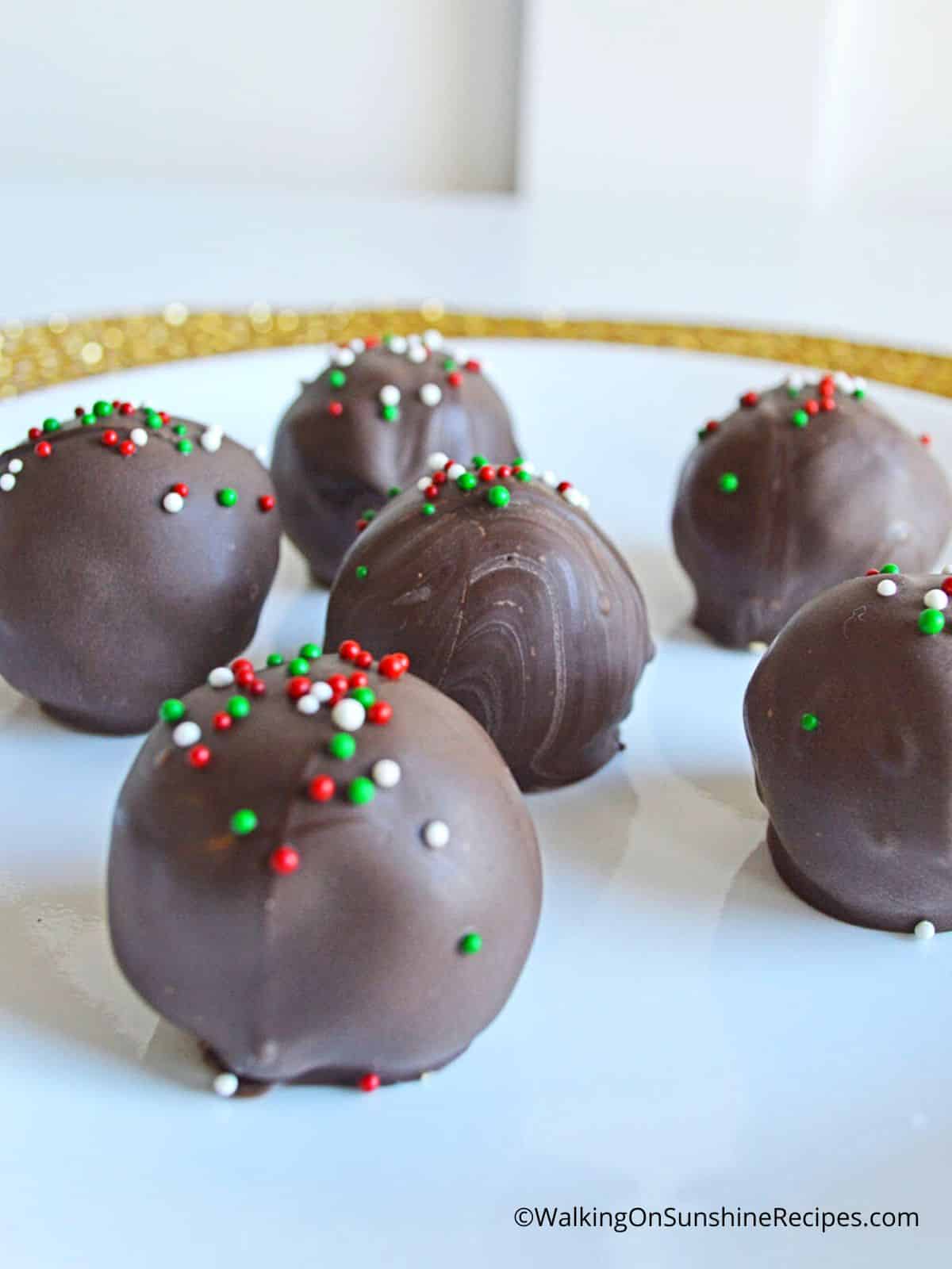 Healthy 5-Ingredient Dark Chocolate Peanut Butter Balls - The BakerMama