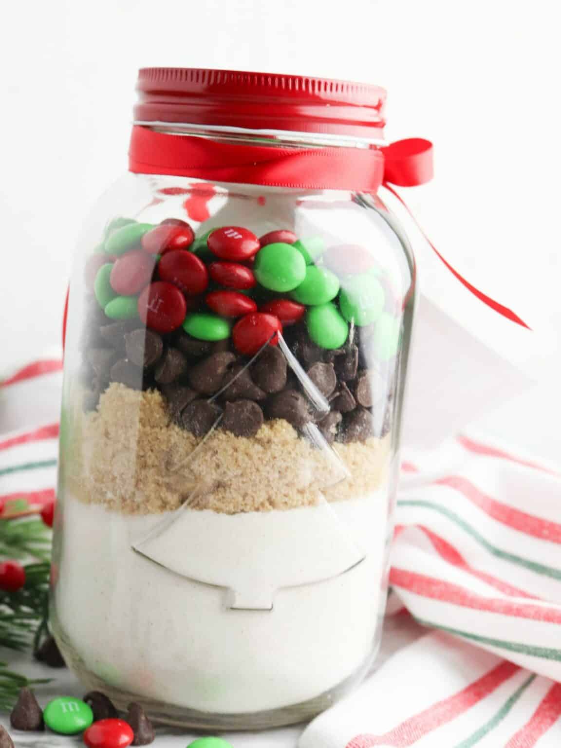 Christmas Cookie Mix in a Jar - Walking On Sunshine Recipes