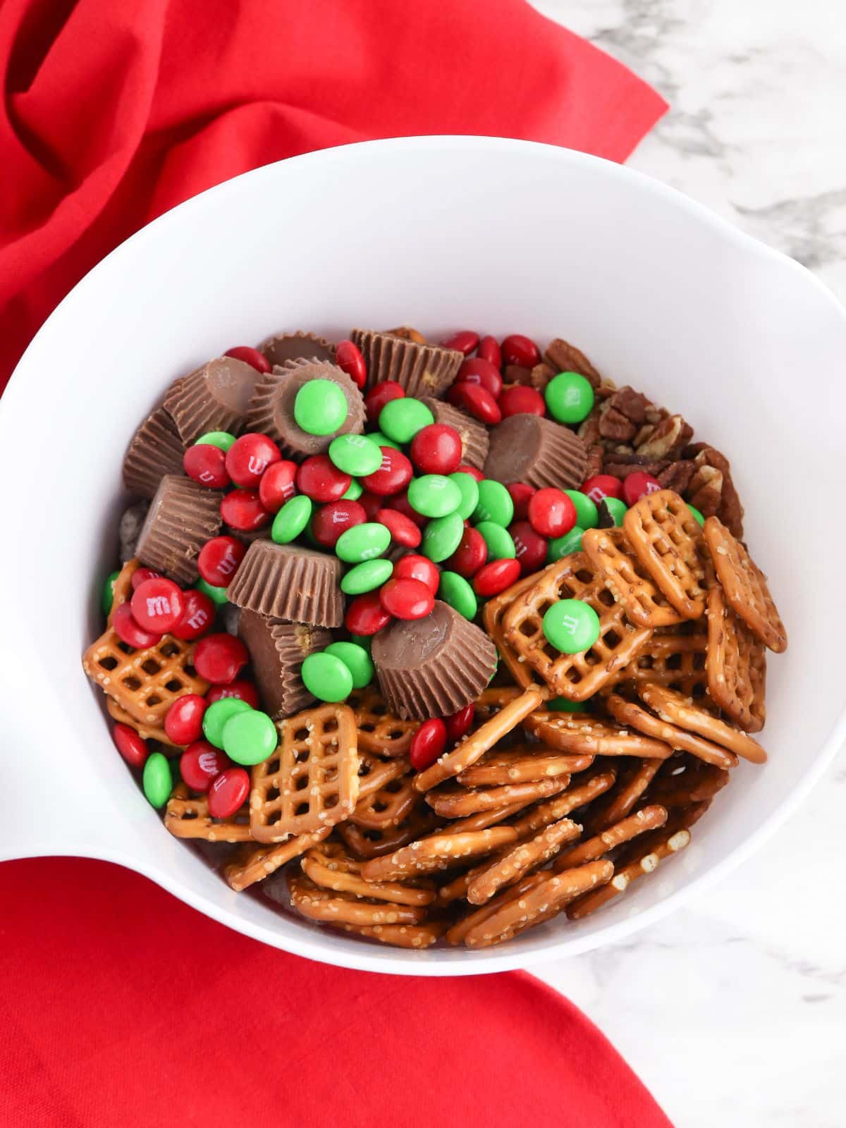 Snack Mix Ideas :: #snackmix #snackmixideas #homemadegift #giftsinajar