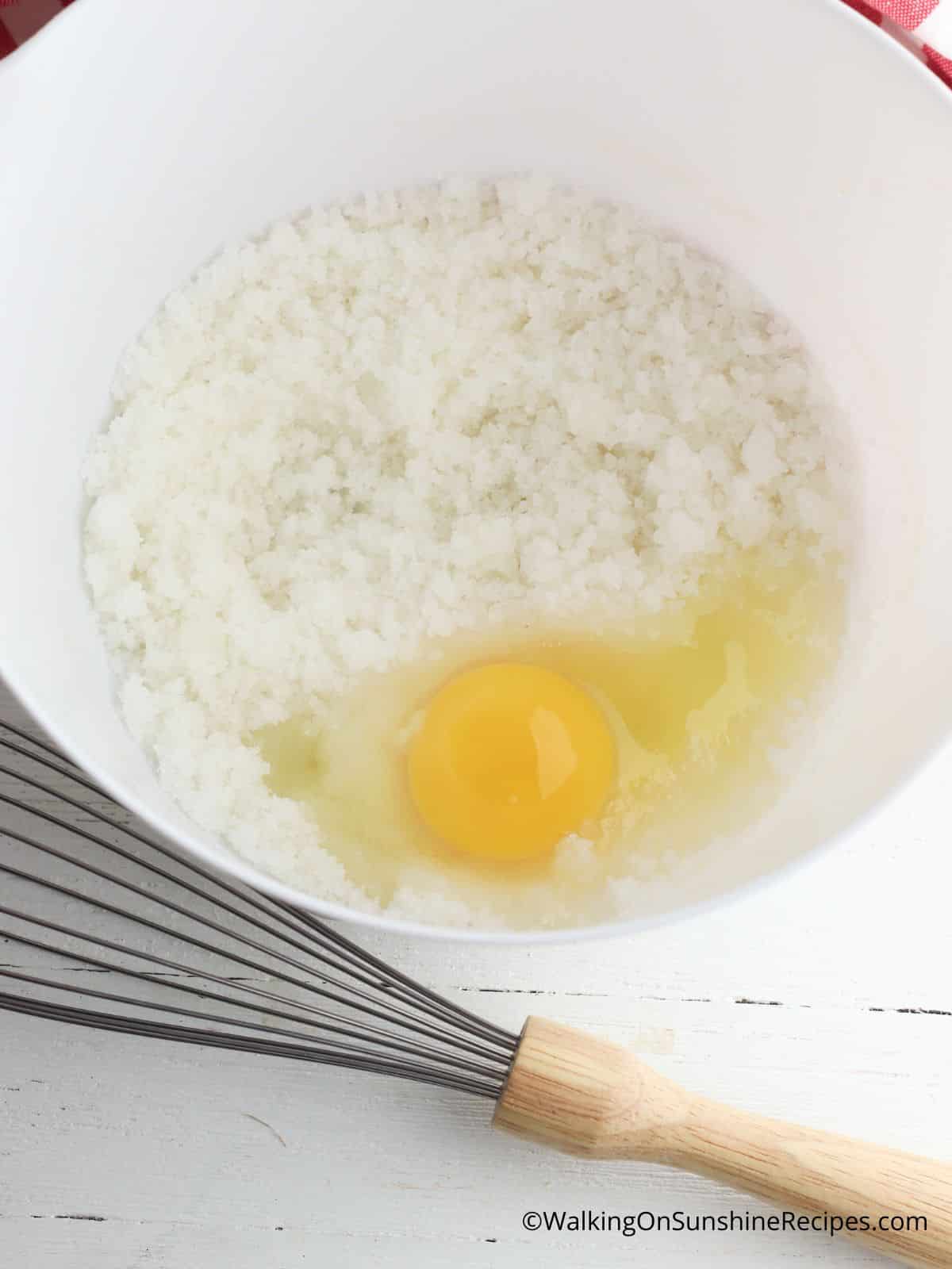 Add eggs to sugar mixture with peppermint extract.