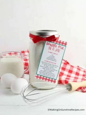 dry waffle mix in mason jar for gift.