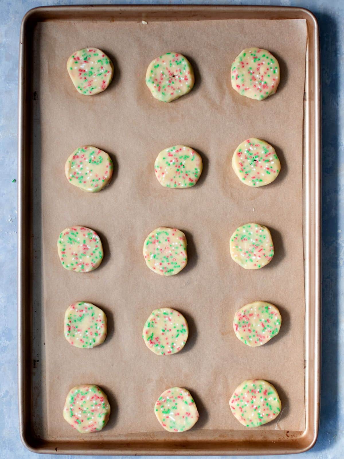 sliced cookies christmas.