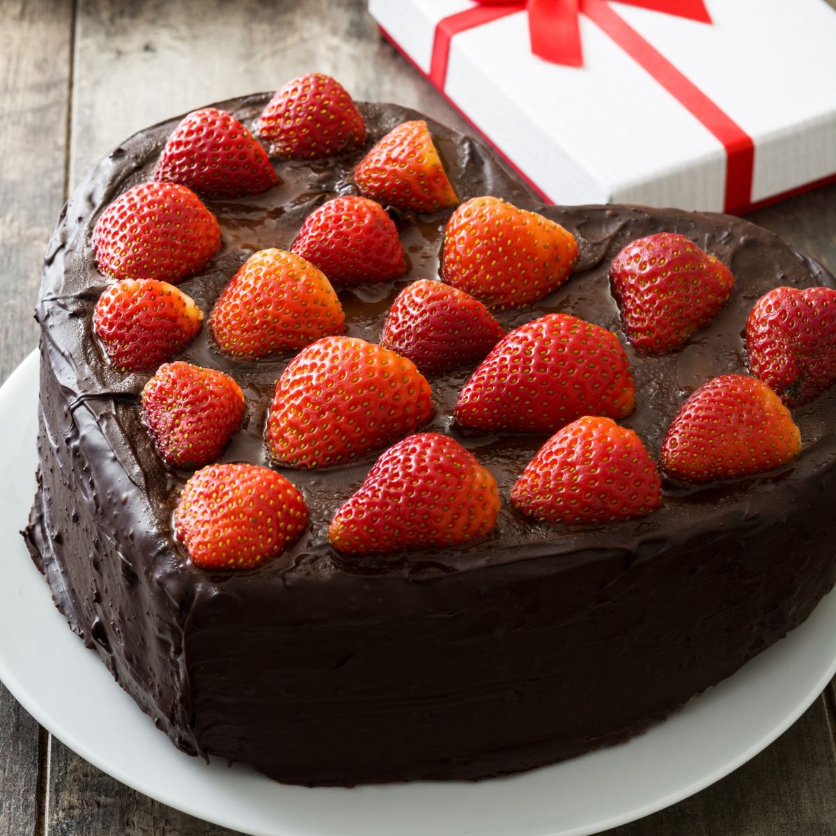 Valentine Strawberry Cake - Heart Shape Cake - GiftMyEmotions