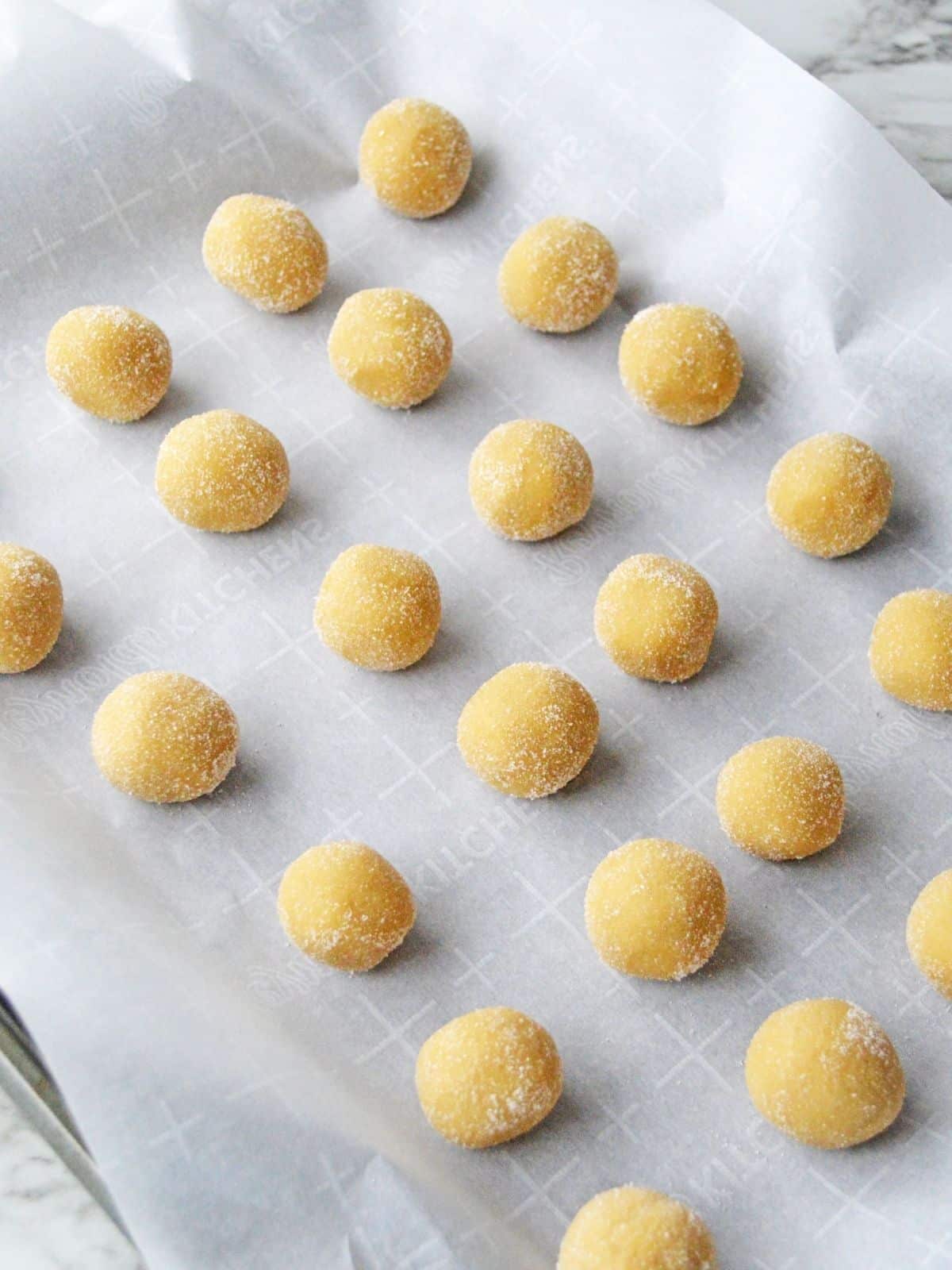 peanut butter balls on baking tray.