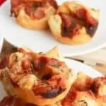 Mini pizza pepperoni puffs Pinterest pin.