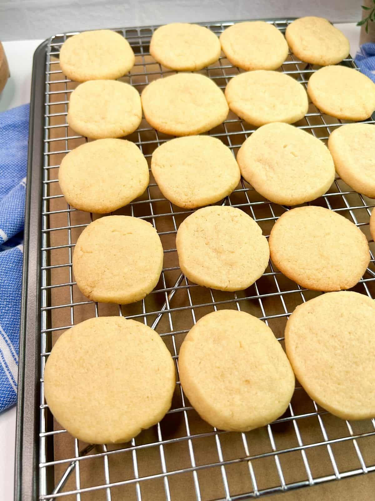 Baked cookies on cooling rack.