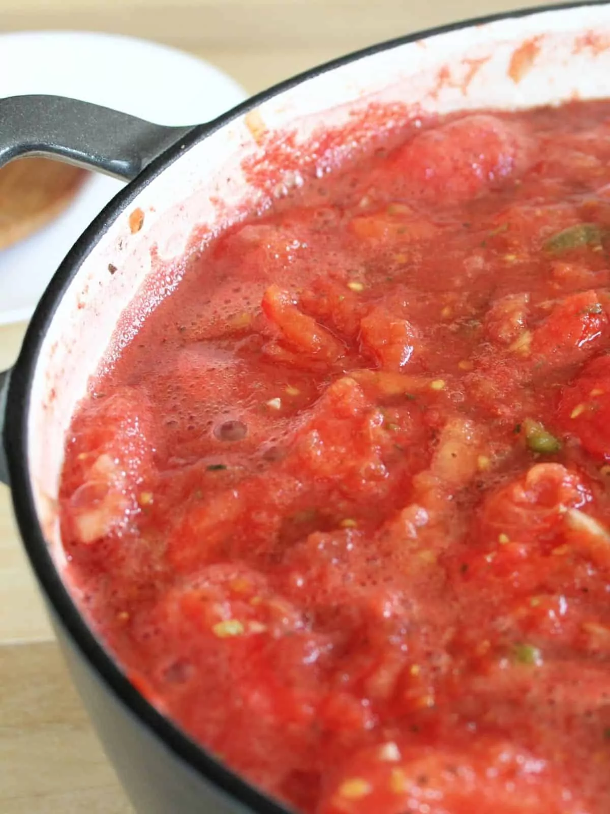 cooked tomato sauce.