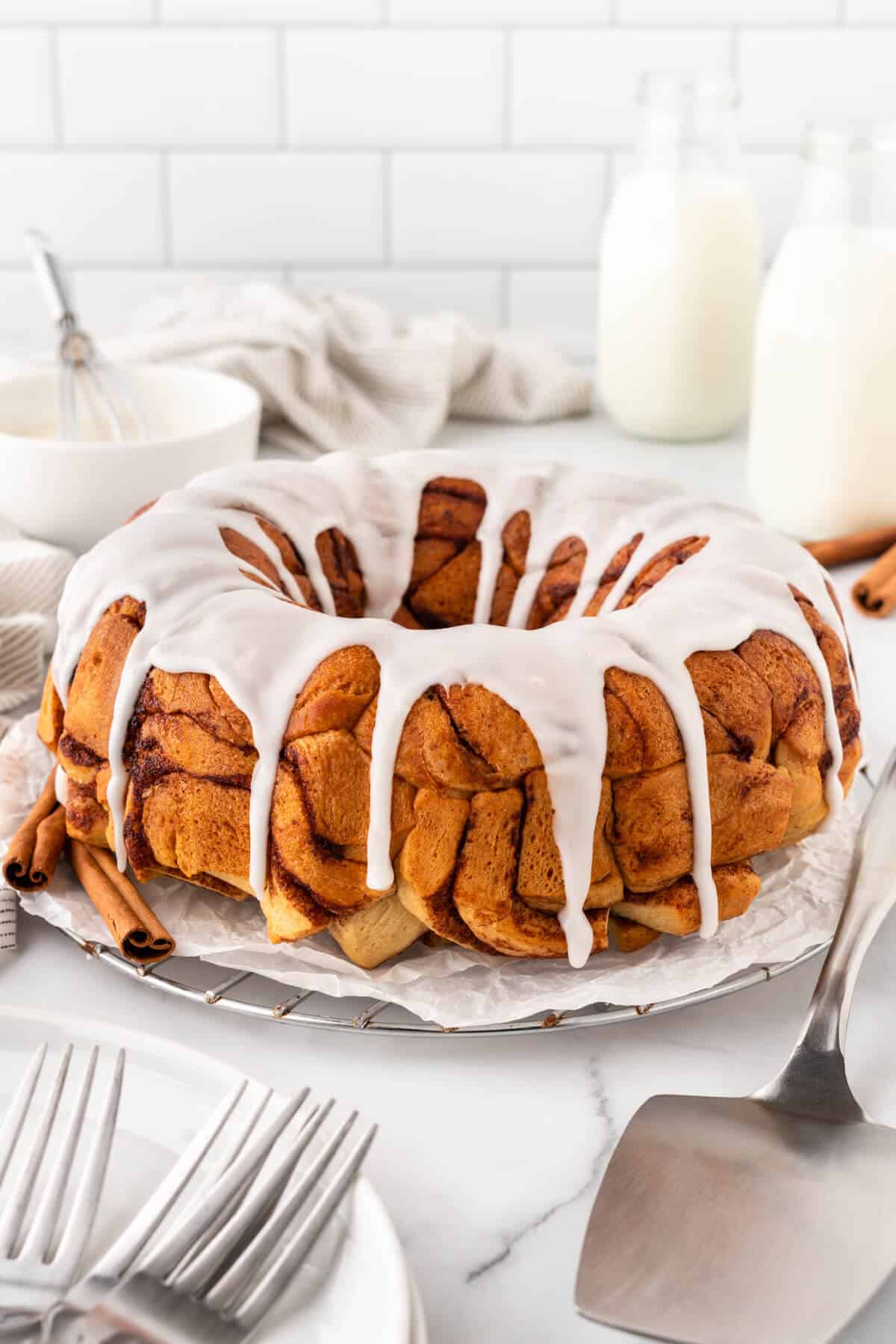 cinnamon roll monkey bread