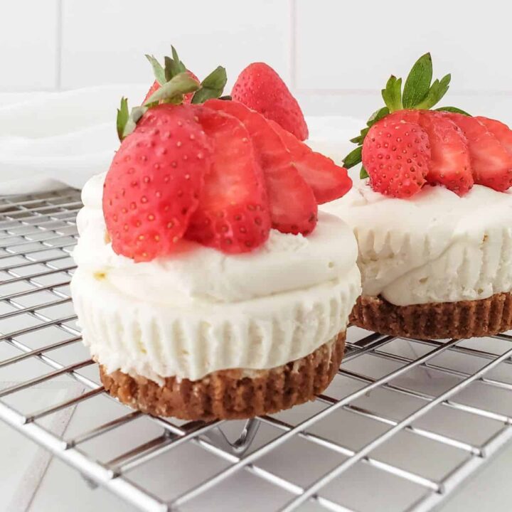 No Bake Cheesecake Cupcakes-image